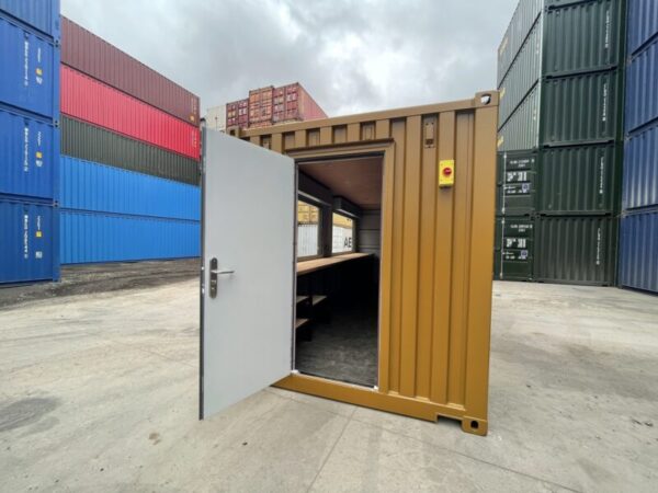 20ft Converted Container Bar – Fully Customized Outdoor Serving Unit